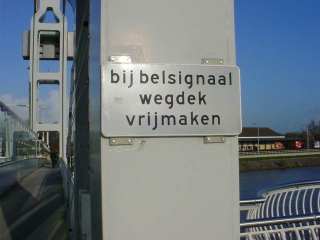 Bij belsignaal